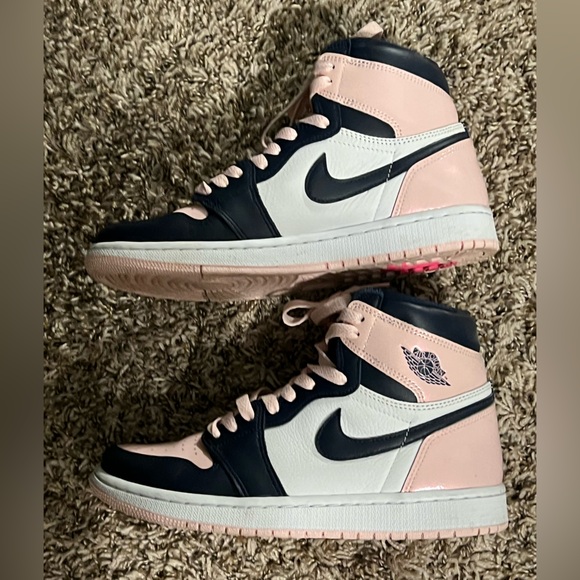 Jordan 1 Retro High OG Atmosphere Sneakers - Picture 4 of 6
